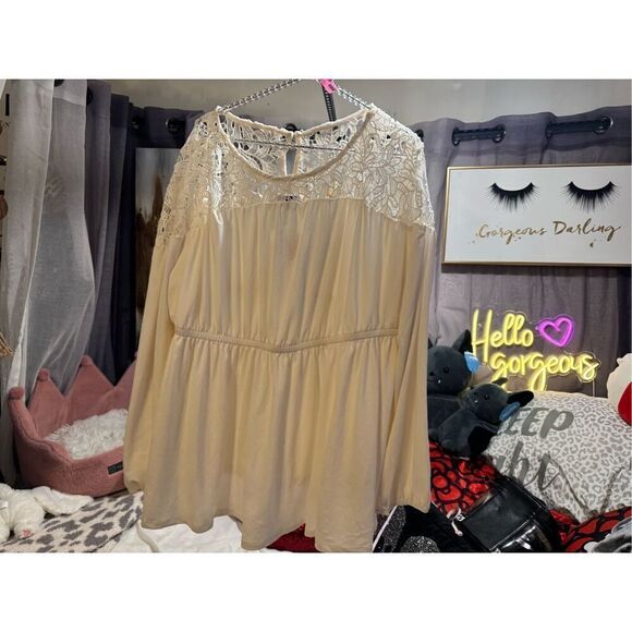 Flocked Mesh Crew Neck Bell Sleeve Swing Top sz 2 nwt - Picture 5 of 6